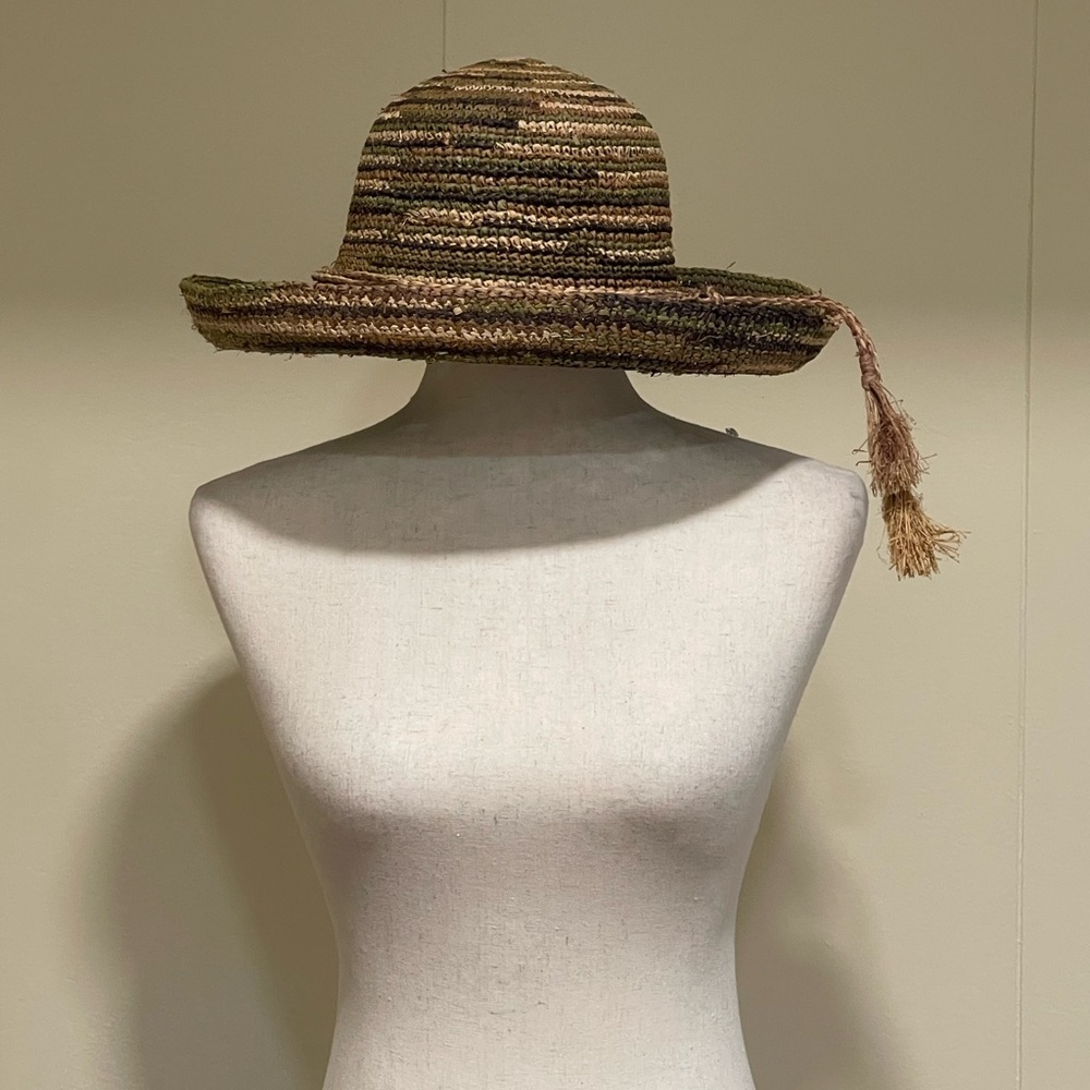 Striped Lightweight Multicolor Straw Hat With Tie Band OS Summer Beach Vacation - Picture 2 of 7